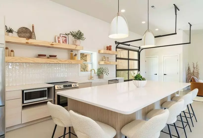 Modern Home W/ Hot Tub & Backyard Oasis!