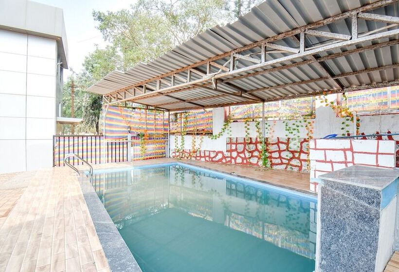 Fabhotel Silver Leef & Resort