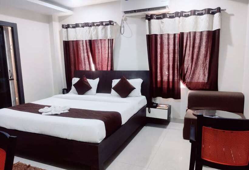 Goroomgo Hotel Shivangi Puri