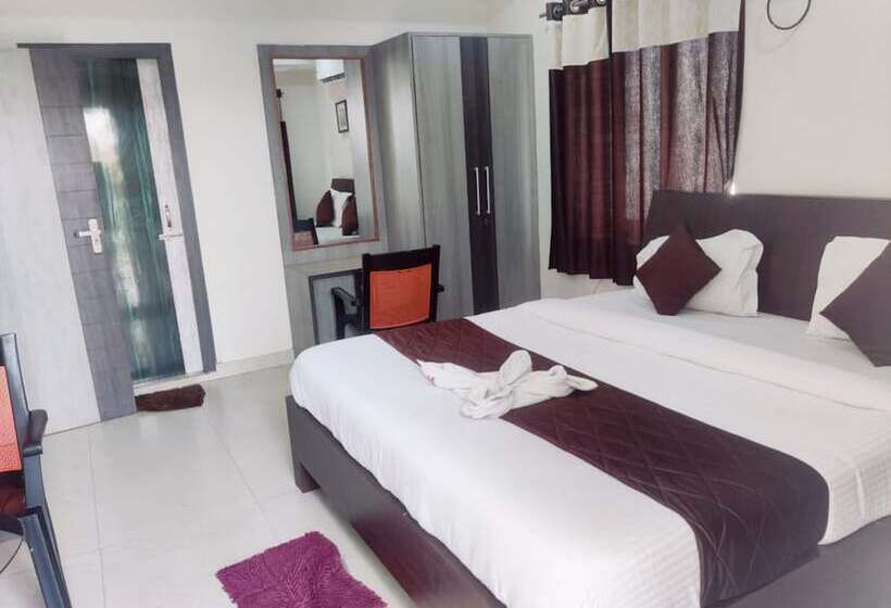 Goroomgo Hotel Shivangi Puri