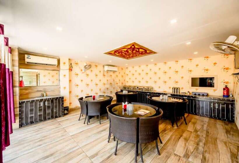 Goroomgo Hotel Shivangi Puri