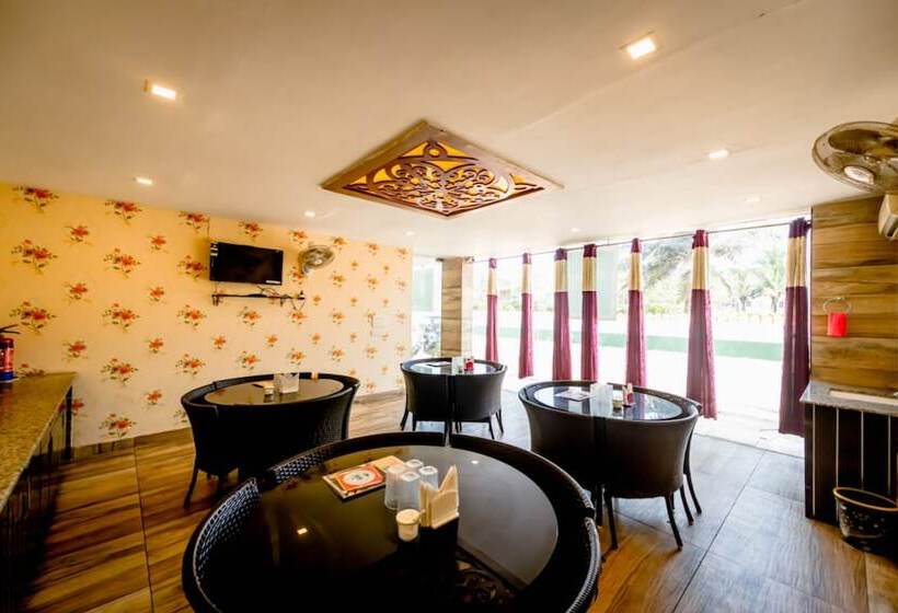 Goroomgo Hotel Shivangi Puri