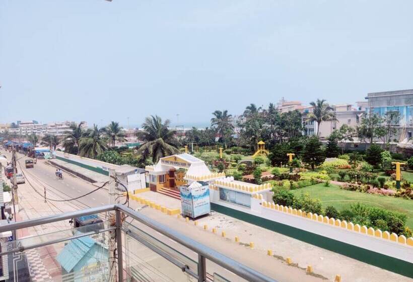 Goroomgo Hotel Shivangi Puri