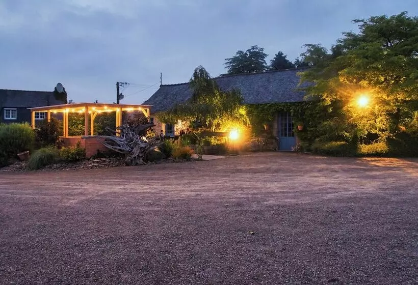 Hostelli Domaine Le Puits De Jeanne