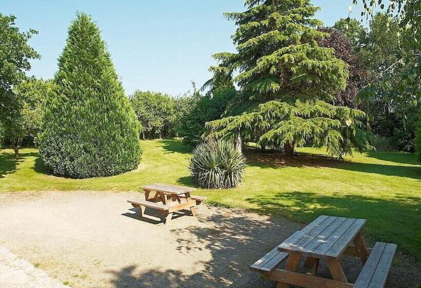 Хостел Domaine Le Puits De Jeanne