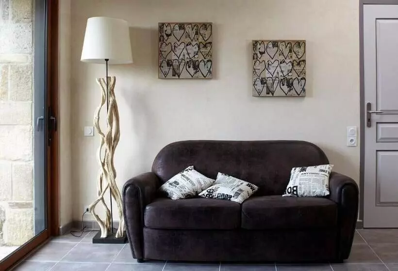 Hostelli Domaine Le Puits De Jeanne