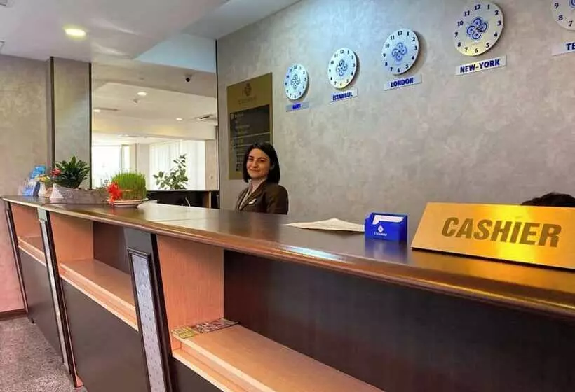 Crossway Hotel Free Massage Autovazal Metro Station