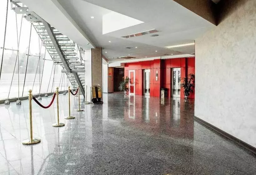 Crossway Hotel Free Massage Autovazal Metro Station