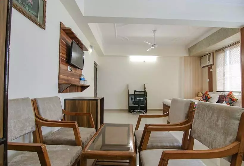 Hotelli Fabexpress Vistara Grand