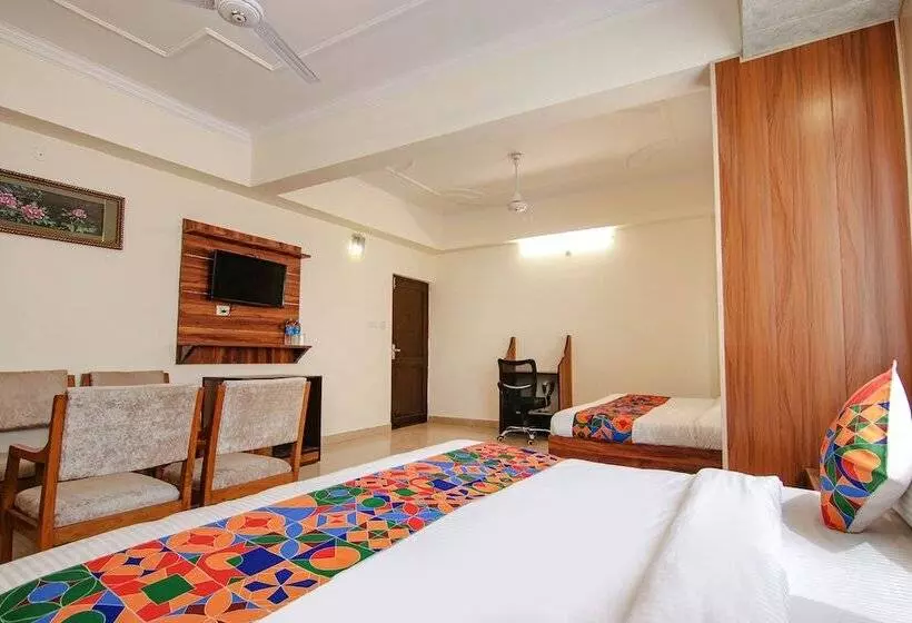 Hotelli Fabexpress Vistara Grand