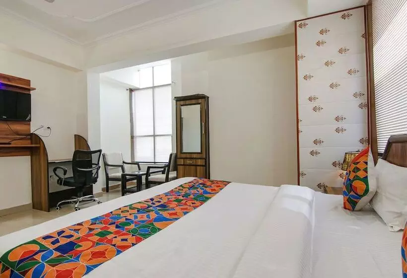 Hotelli Fabexpress Vistara Grand