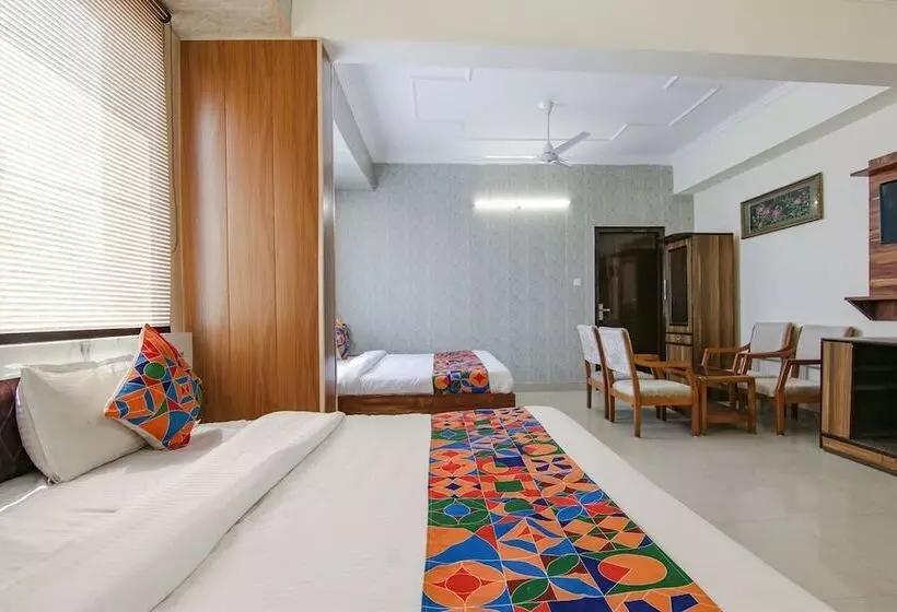 Hotelli Fabexpress Vistara Grand