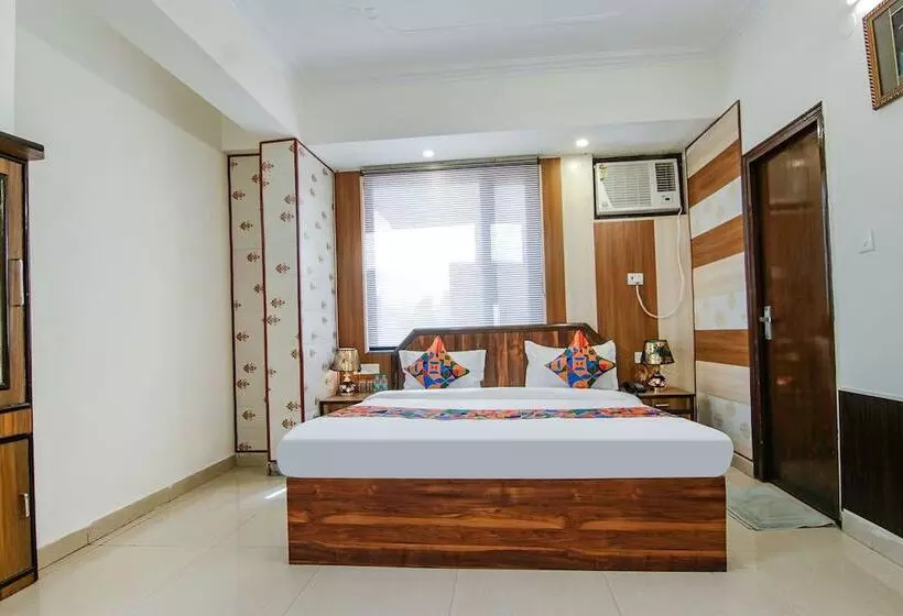 Hotelli Fabexpress Vistara Grand