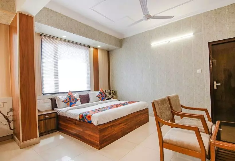 Hotelli Fabexpress Vistara Grand