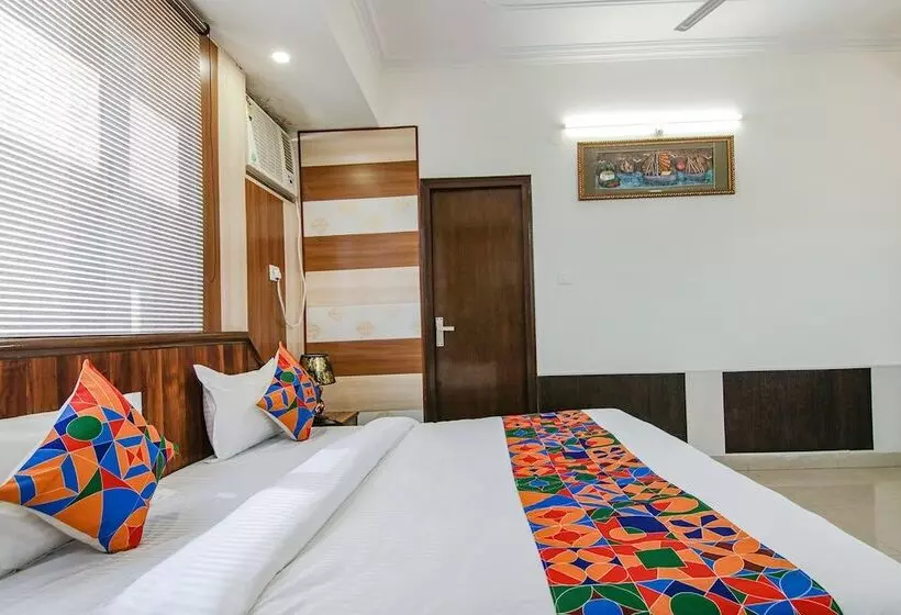 Hotelli Fabexpress Vistara Grand