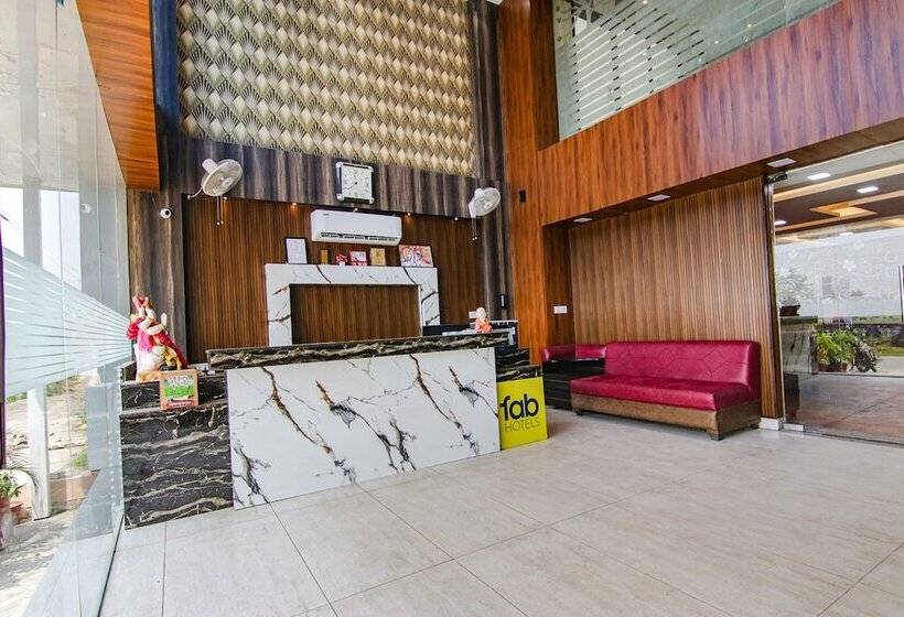 호텔 Fabexpress Vistara Grand