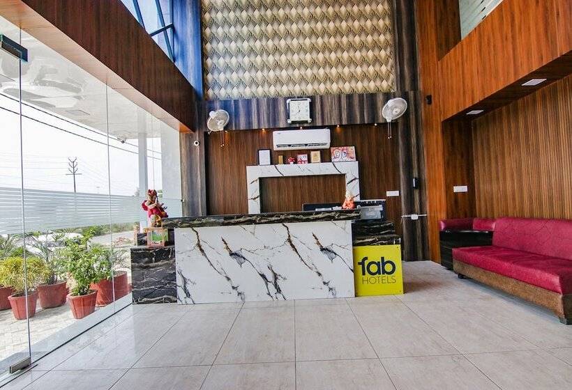 호텔 Fabexpress Vistara Grand