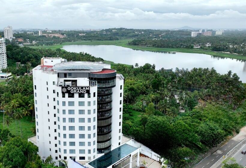 호텔 Gokulam Grand