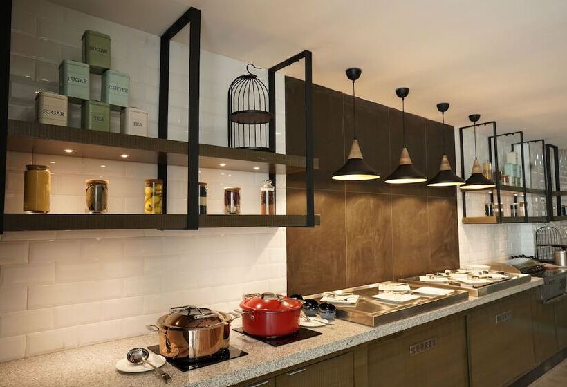 호텔 Gokulam Grand