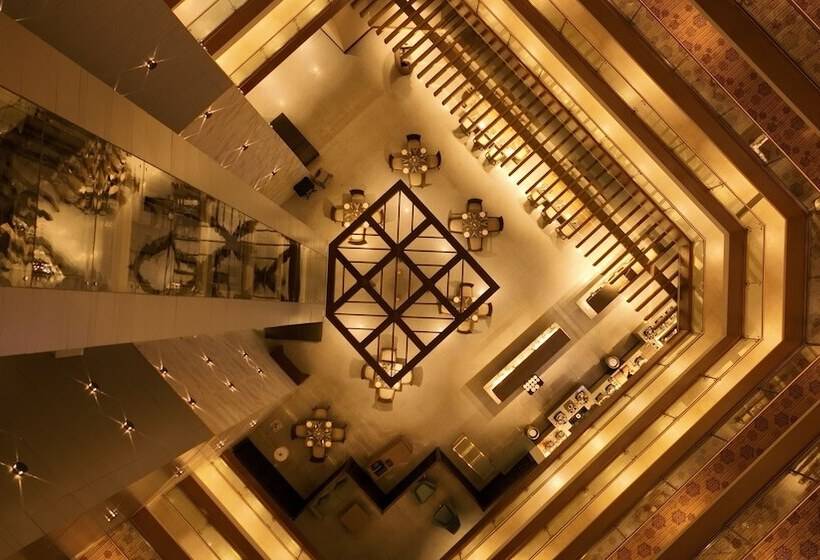 호텔 Gokulam Grand