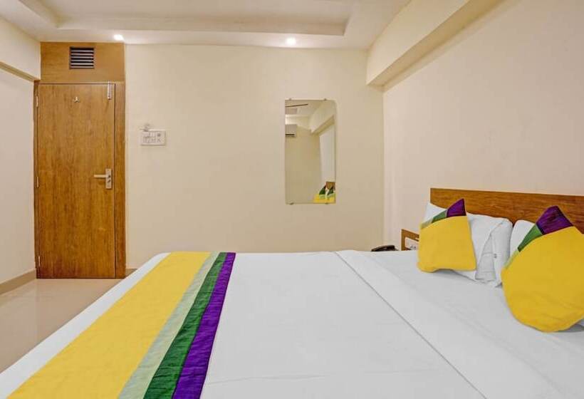 Отель New Harshita Inn By Glitz