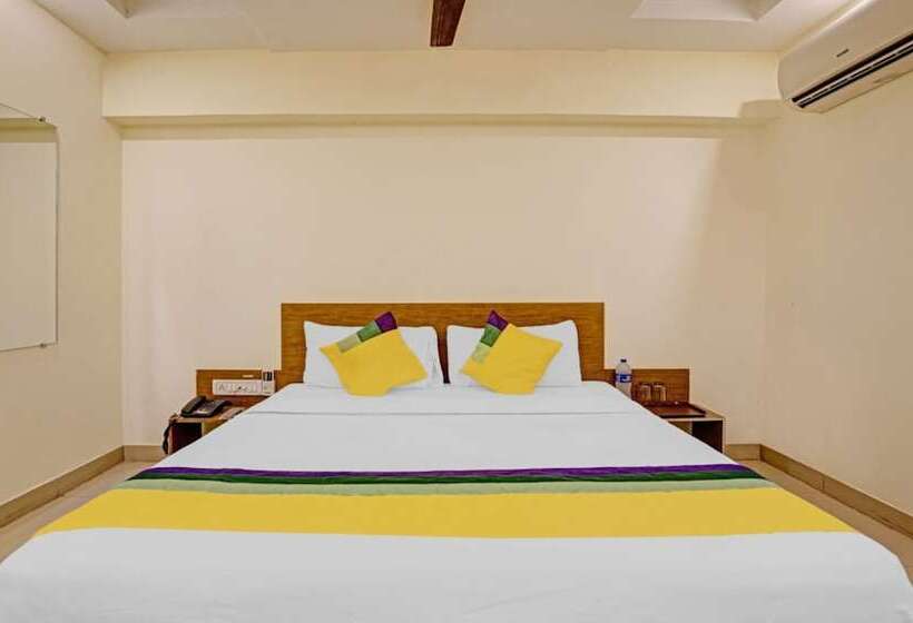 Отель New Harshita Inn By Glitz