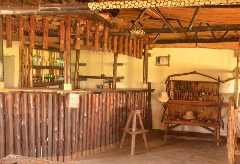 هتل Hornbill Bush Lodge