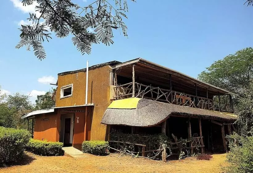 هتل Hornbill Bush Lodge