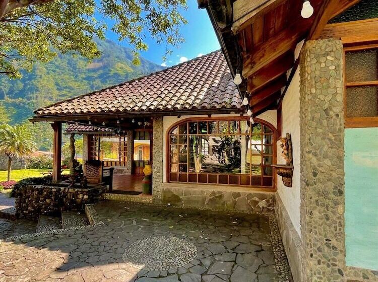 ホテル La Quinta Mansion