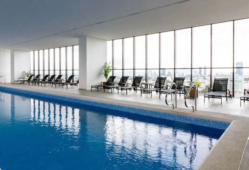 هتل Latitud Providencia