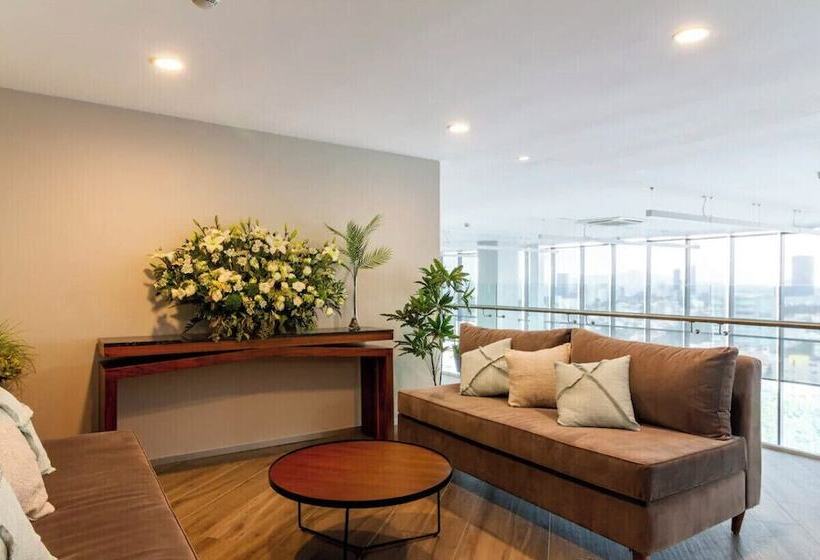 هتل Latitud Providencia