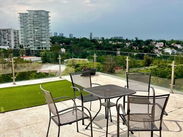 هتل Latitud Providencia