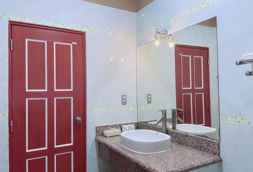 هتل Khach San Nam Kieu Ca Mau