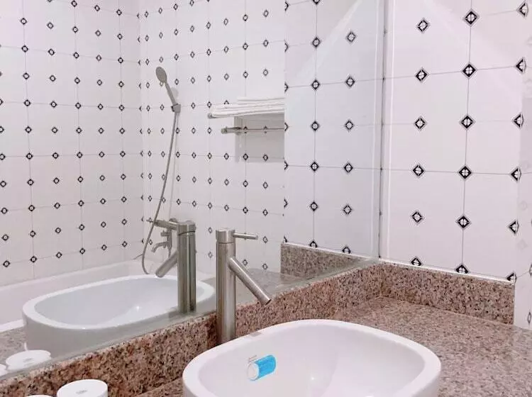هتل Khach San Nam Kieu Ca Mau