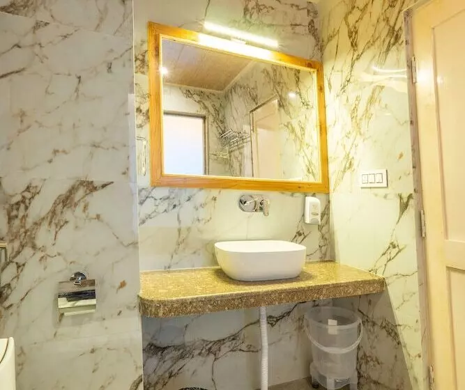 Hotelli Rustic Wood Manali