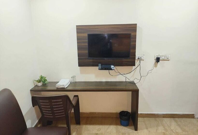 فندق The Airport Residency