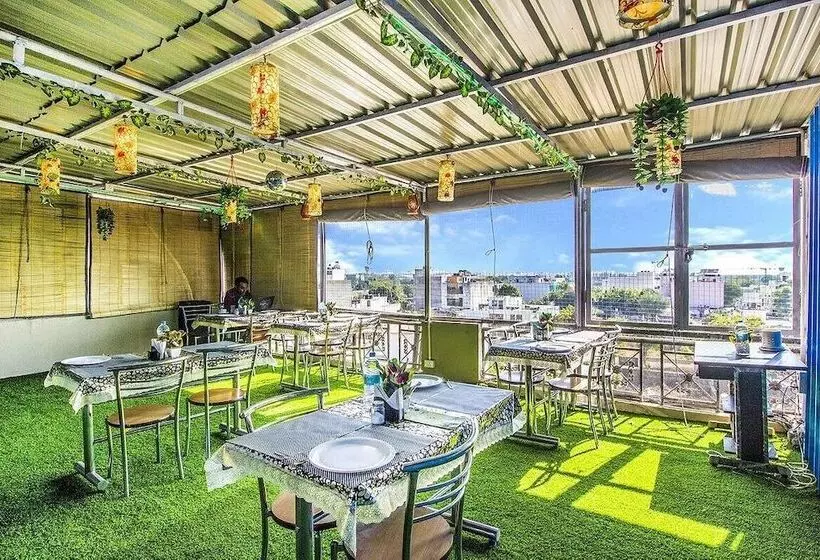 ホテル The Airport Residency