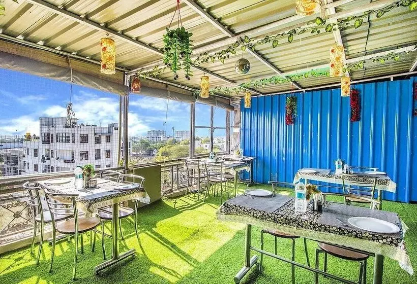 ホテル The Airport Residency