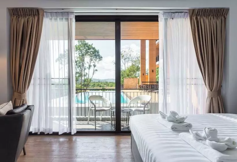 Hotelli The Earth Anthioch Khao Yai