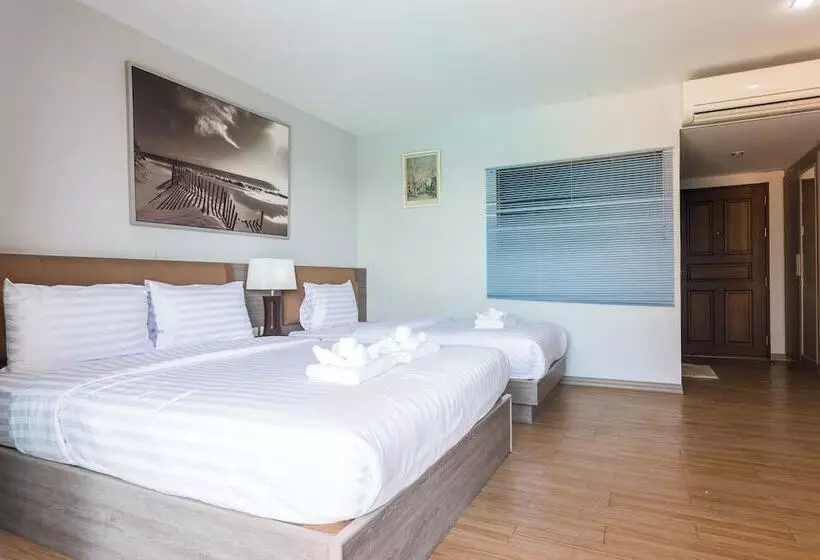 Hotelli The Earth Anthioch Khao Yai