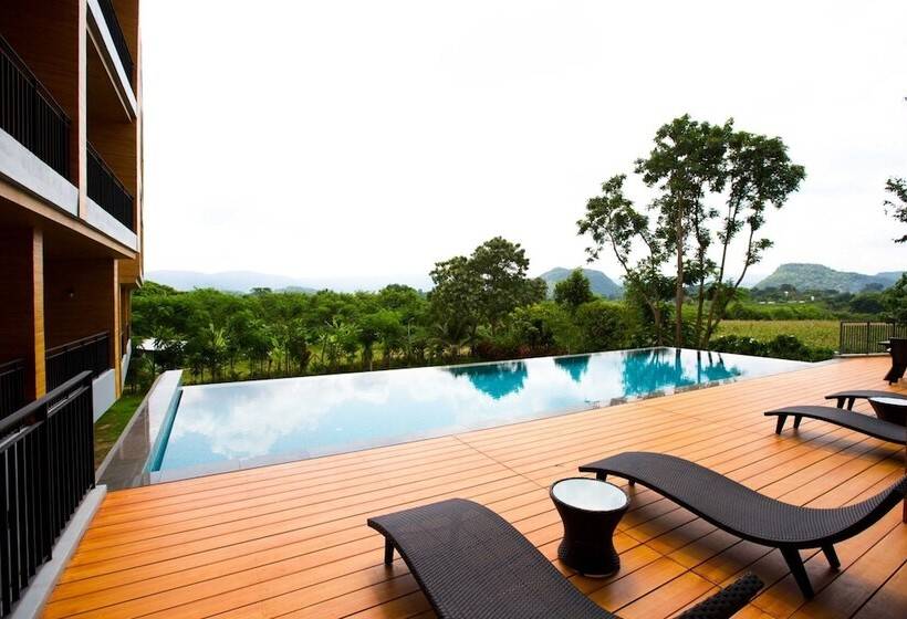 Hotell The Earth Anthioch Khao Yai