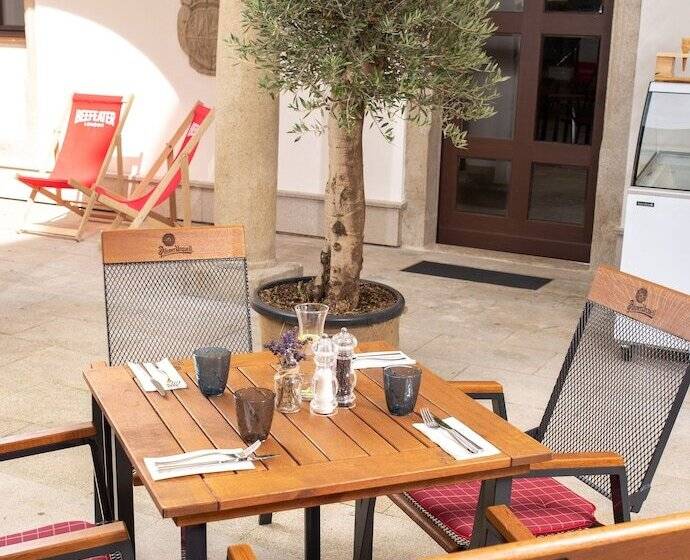 בית מלון כפרי Chateau Třešť