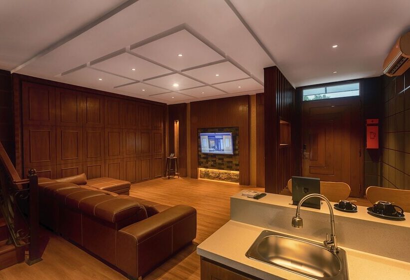 The Waiting Lodge Hotel Pyin Oo Lwin