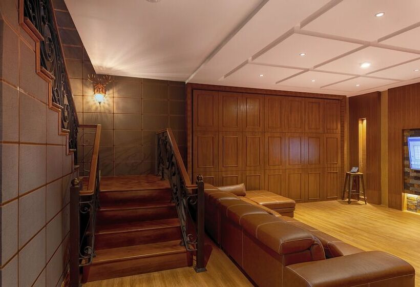 The Waiting Lodge Hotel Pyin Oo Lwin