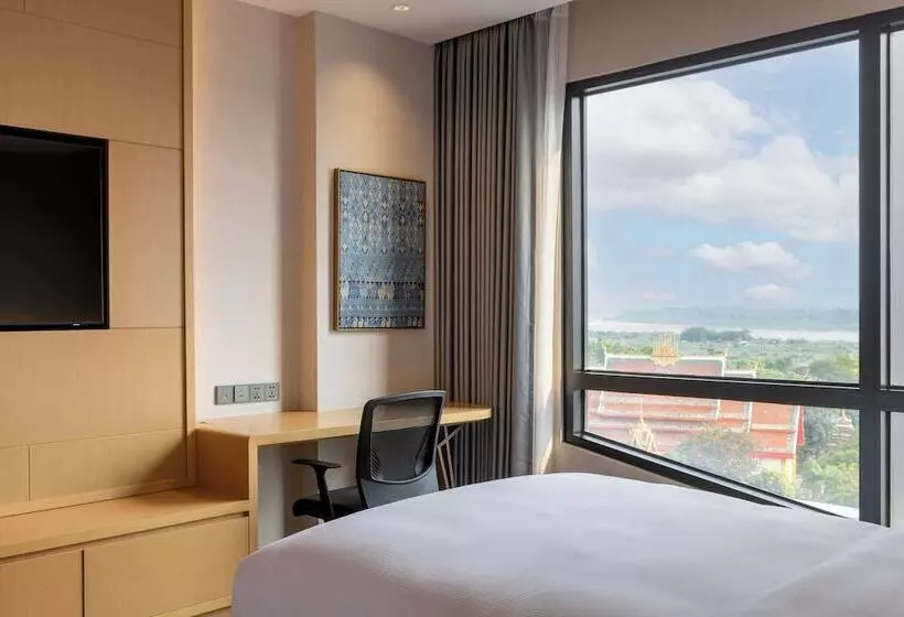 Hotelli Doubletree By Hilton Vientiane