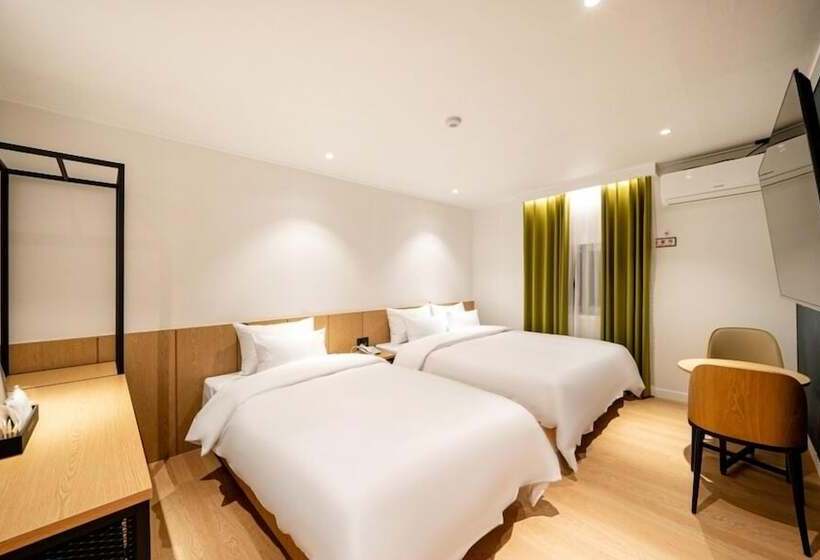 Hound Hotel Gumi Indong