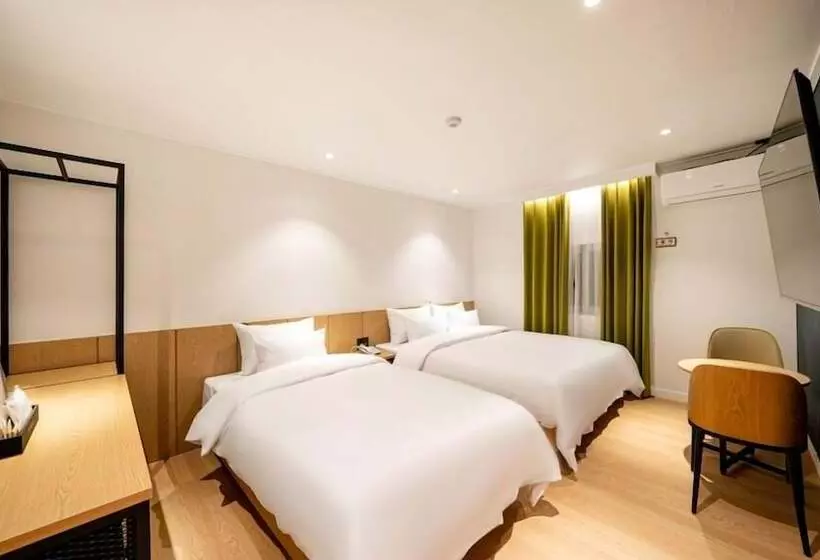 Hound Hotel Gumi Indong