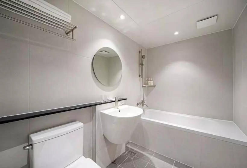 Hound Hotel Gumi Indong