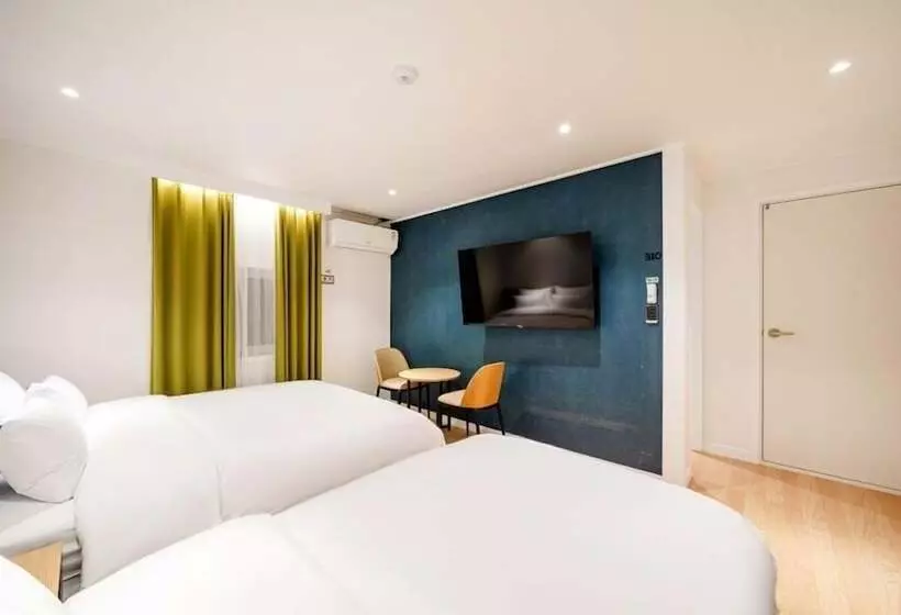 Hound Hotel Gumi Indong