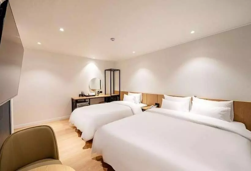 Hound Hotel Gumi Indong